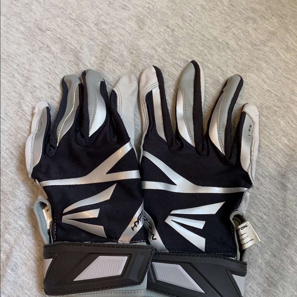 Softball batting gloves